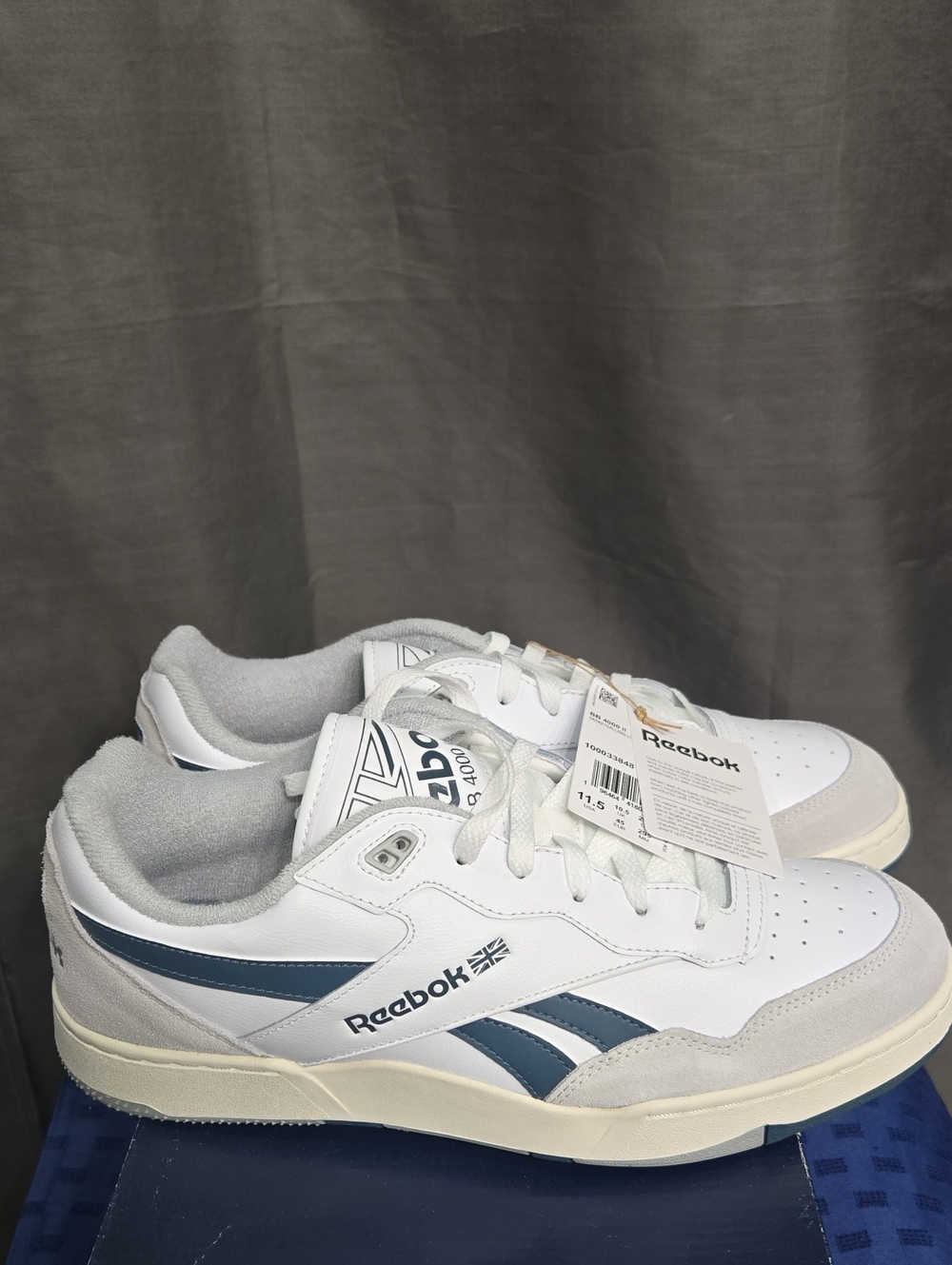 Men's Reebok White & Navy Low-Top Sneakers with Cream Midsole